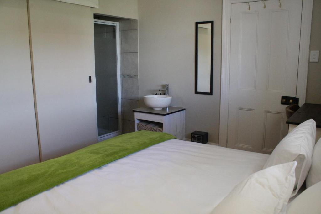 Guesthouse On Irvine Port Elizabeth Exterior photo